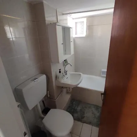 Apartment Ourania *